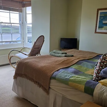 Charlies Saint Mawes